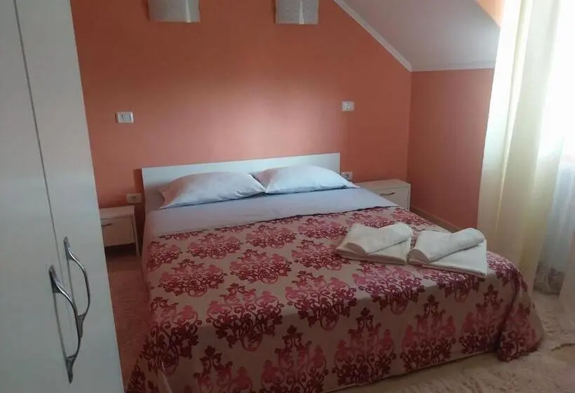 Standard-huone Jaettu Kylpyhuone, Serena House