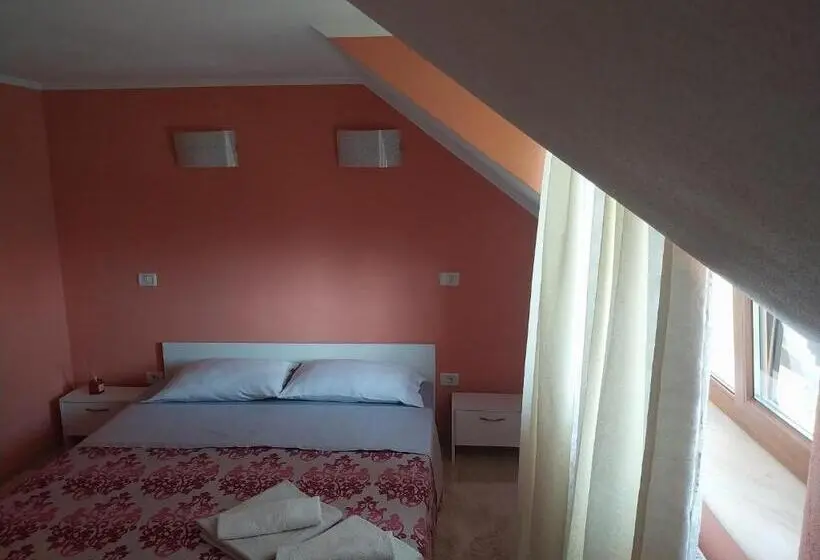 Standard-huone Jaettu Kylpyhuone, Serena House