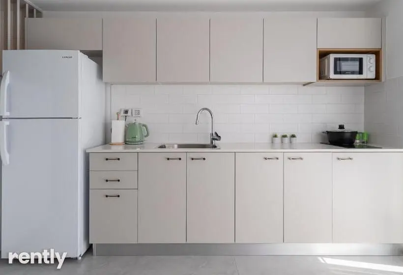 استودیوی استاندارد با چشم‌انداز دریا, Sea Side Daisy Apartment   By Rently