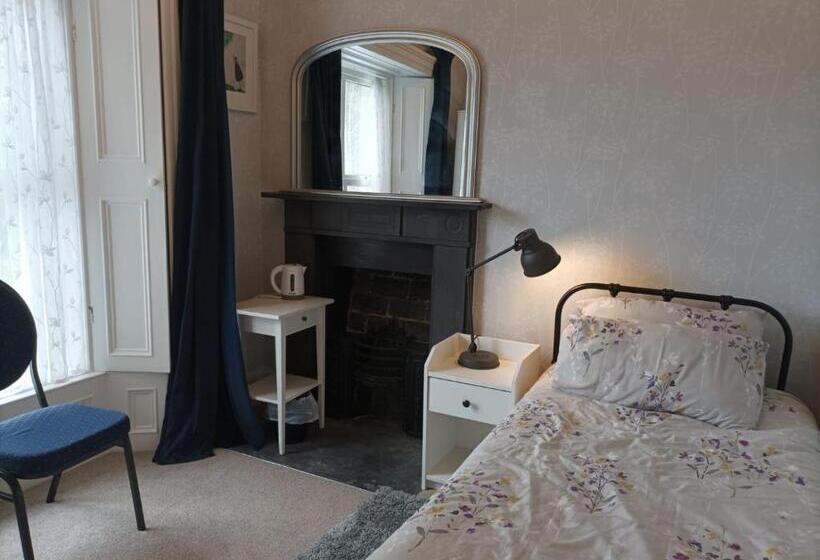 חדר סטנדרד יחיד חדר אמבטיה משותף, Garryhack House