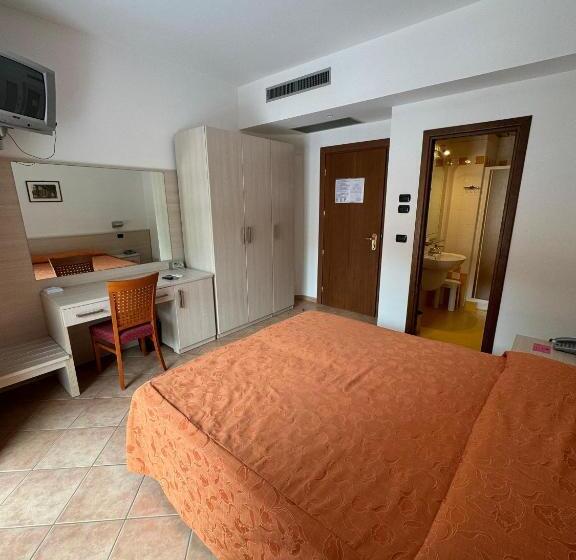 Номер Стандарт, Athena Palace