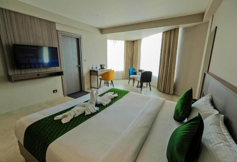 패밀리 스위트, Mount Land