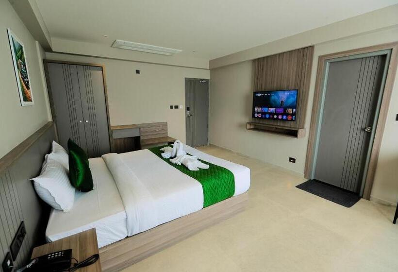 패밀리 스위트, Mount Land