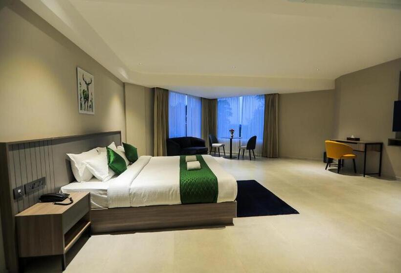 스위트 킹사이즈 침대, Mount Land