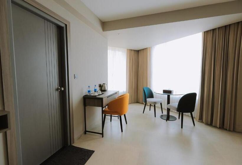 스위트 킹사이즈 침대, Mount Land