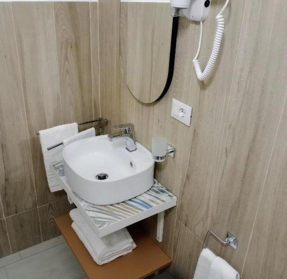 اتاق لوکس, La Piazza