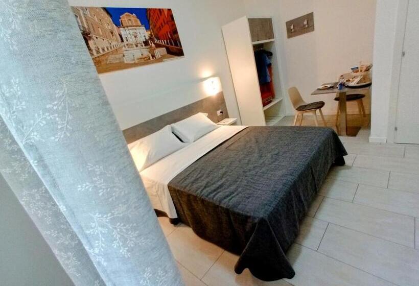 اتاق لوکس, La Piazza