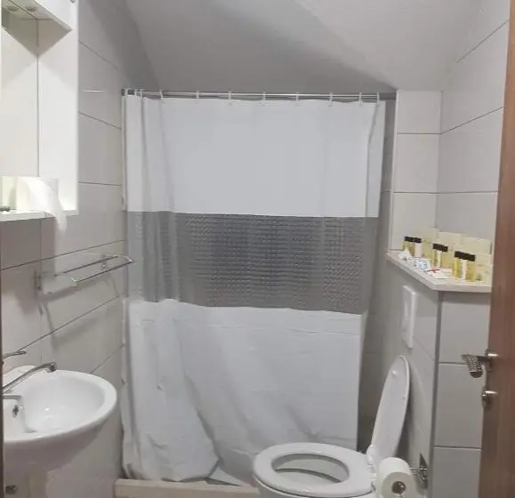آپارتمان 1 خوابه, Poslovno Edukativni Centar