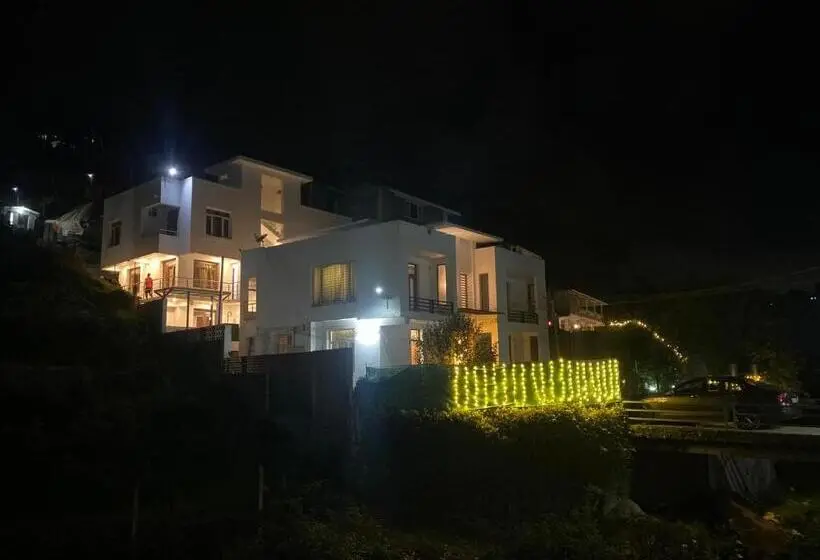 デラックスルーム, Sri Vari̇ Studio Apartments