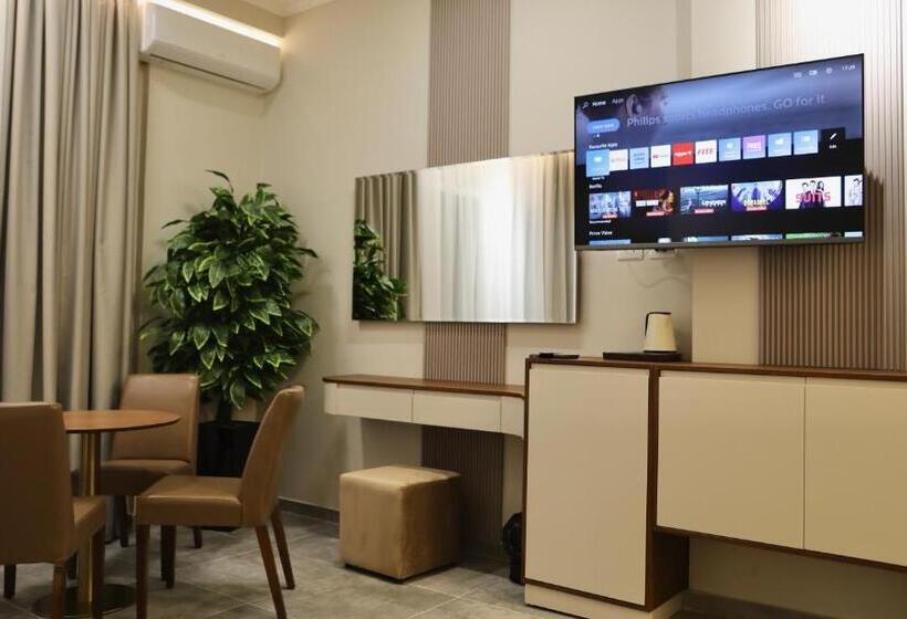 غرفة عائلية مطلّة علي الحديقة, Anchor Luxury Rooms