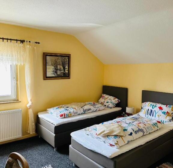 Номер Стандарт, Haus Zum Nöckel