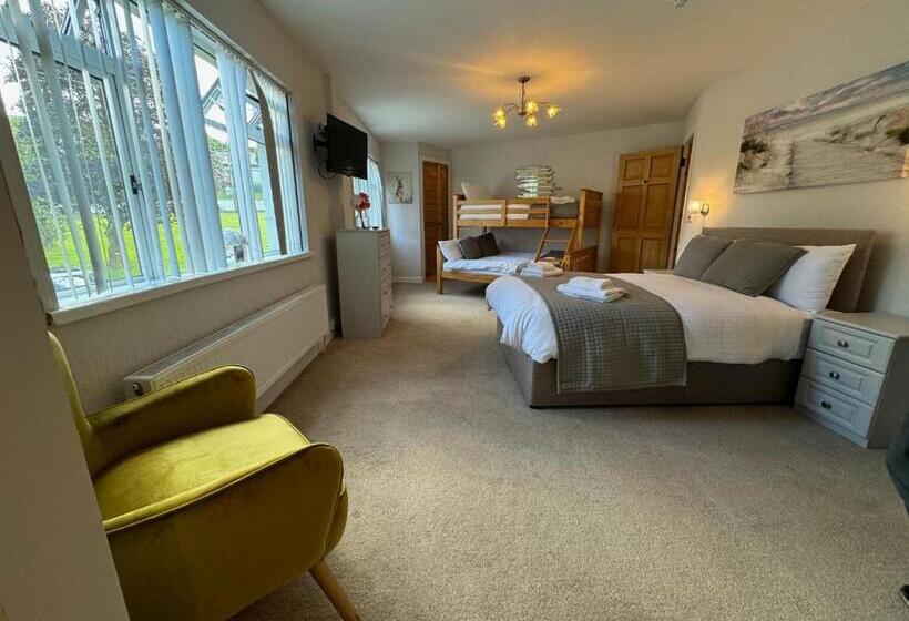 اتاق خانوادگی, Riverside House