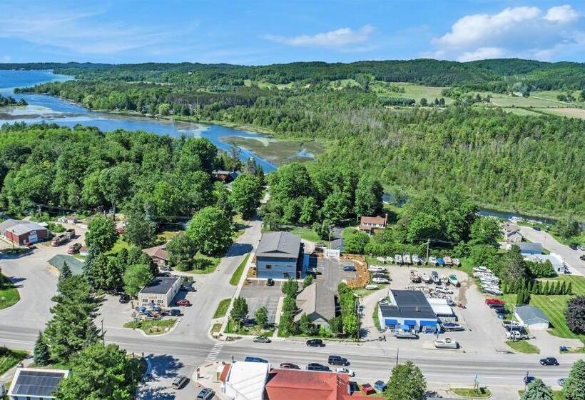 Апартаменты 1 Спальня, The Birches