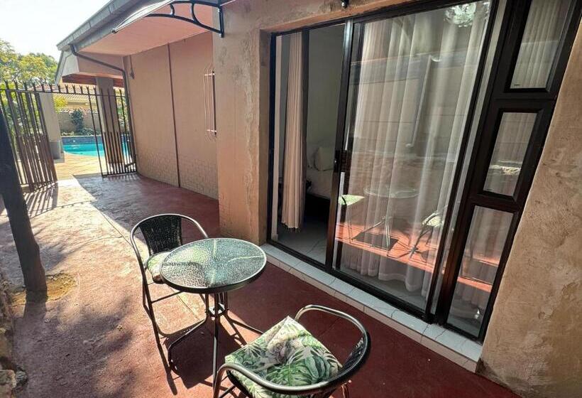 חדר דלוקס, Leas Furnished Apartments Waterkloof