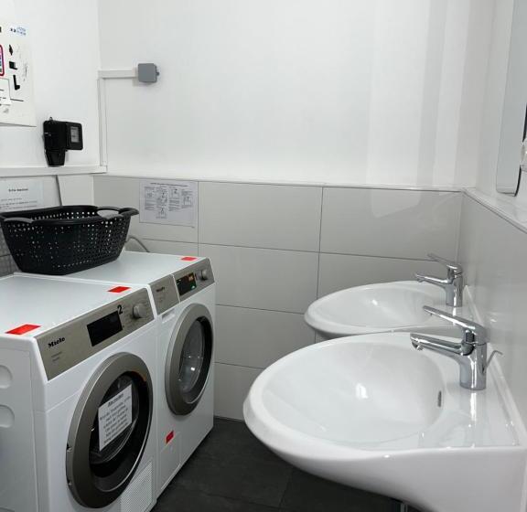 バス共有のスタンダードルーム, D10 Pension