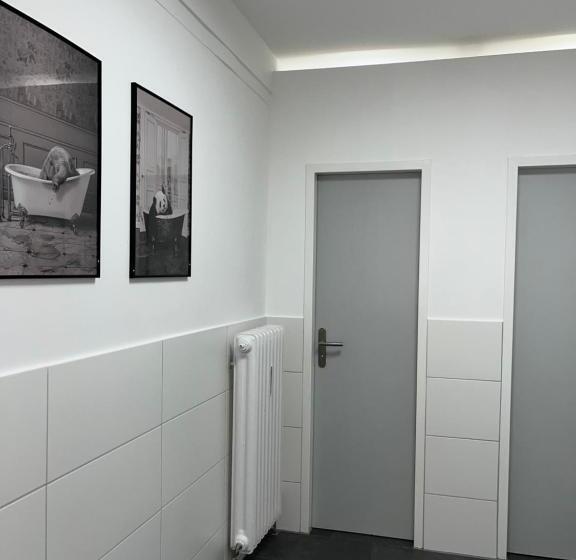 バス共有のスタンダードルーム, D10 Pension