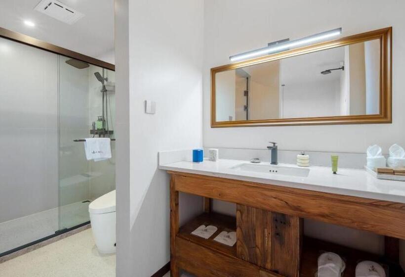 Номер Стандарт, 十里雪山玛格丽庄园