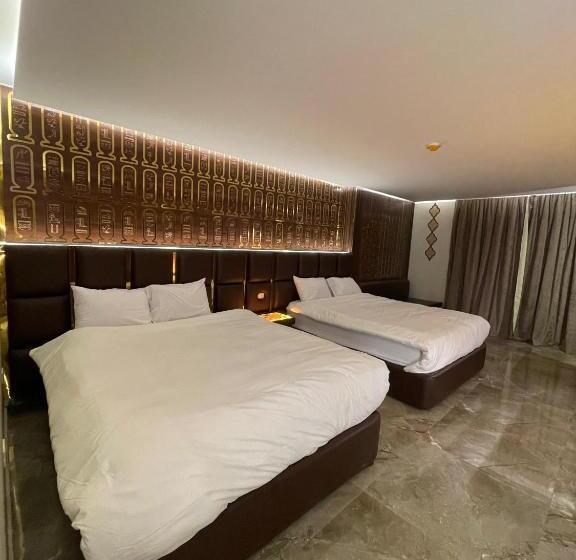 اتاق خانوادگی, Comfort Inn Sphinx View