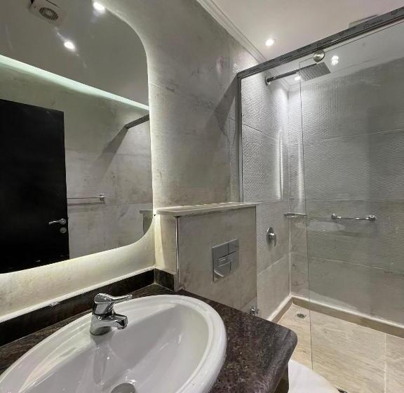 سوئیت جونیور با چشمانداز کوهستان, Comfort Inn Sphinx View