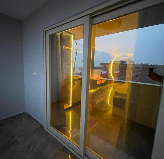 سوییت خانوادگی, Comfort Inn Sphinx View