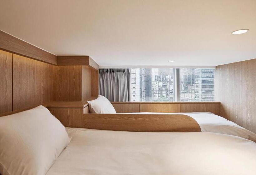 غرفة قياسية رباعية, Drip&drop, Myeongdong