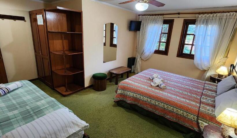 스탠다드 트리플 룸, Helen Del Mar