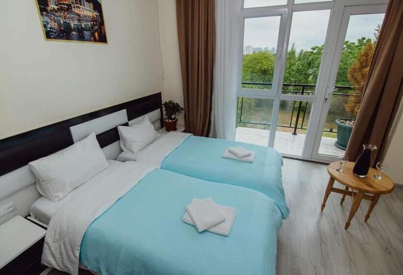اتاق استاندارد با بالکن, Mimino Hotel Batumi