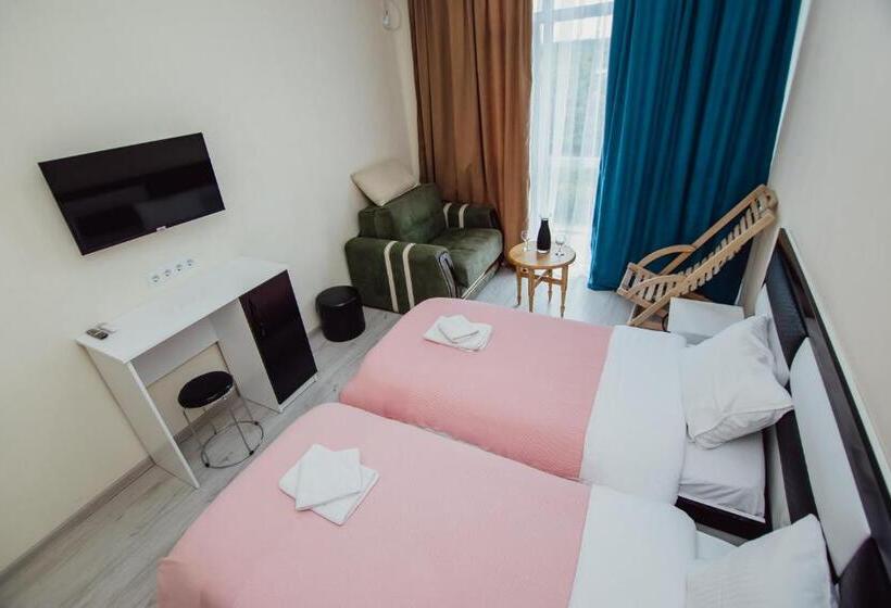 اتاق کلاسیک سه تخته, Mimino Hotel Batumi