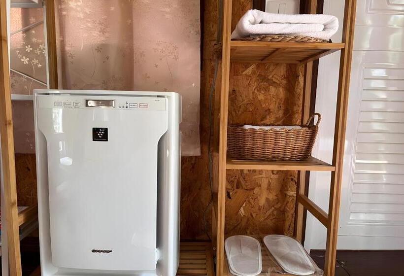 חדר משפחתי, Rat Min House