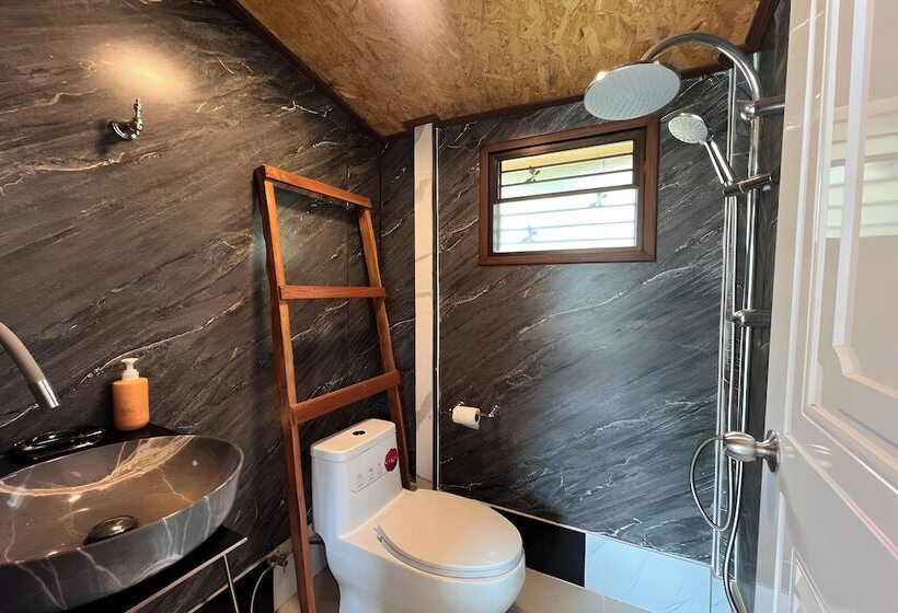 חדר סטנדרט, Rat Min House