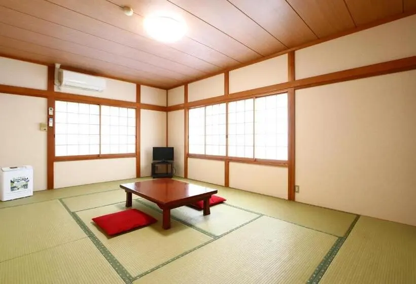 Perhehuone, 山中湖ハイツ