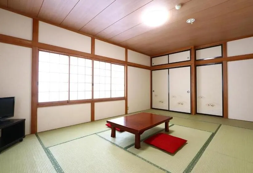 Perhehuone, 山中湖ハイツ