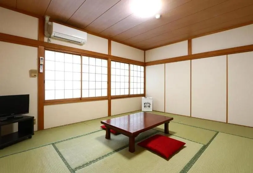 Perhehuone, 山中湖ハイツ