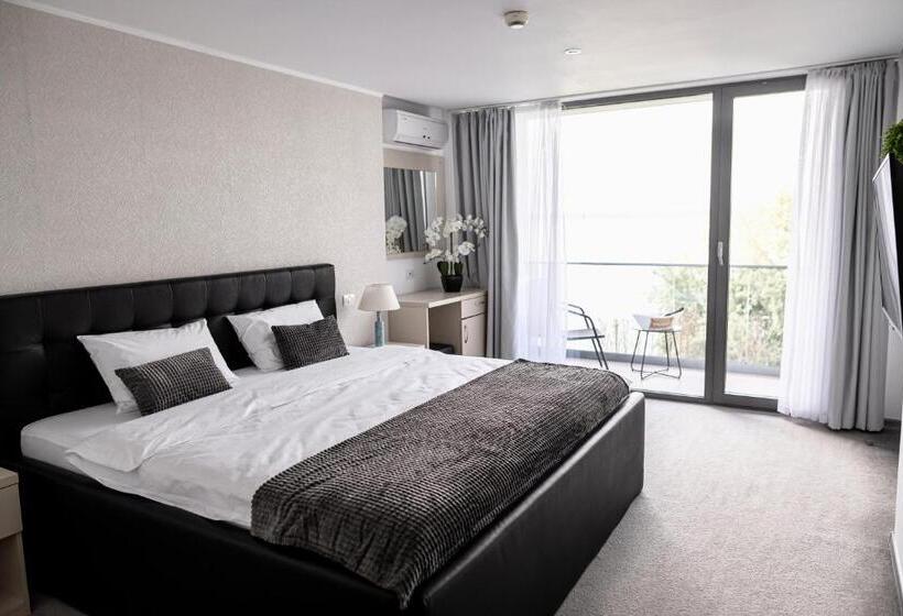 キングサイズベッドのスタンダードルーム, Oba Luxury Boutique