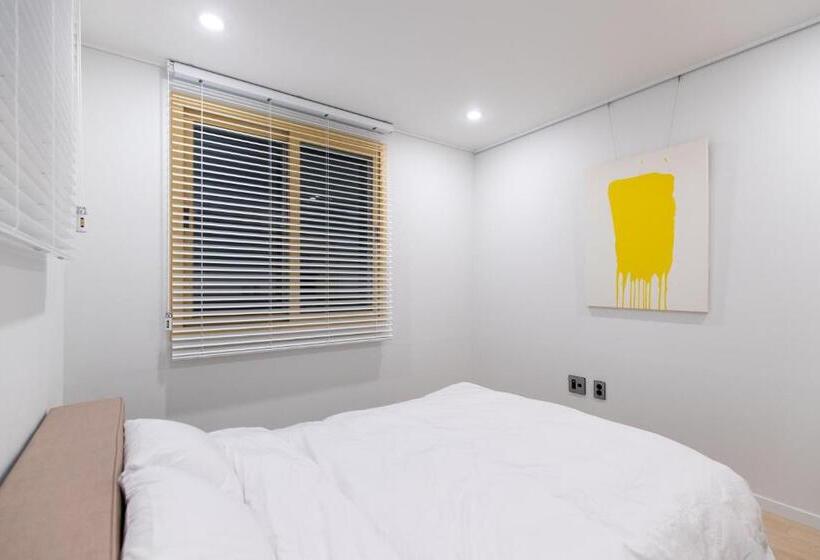 패밀리 룸, Jayouhaneun Private House