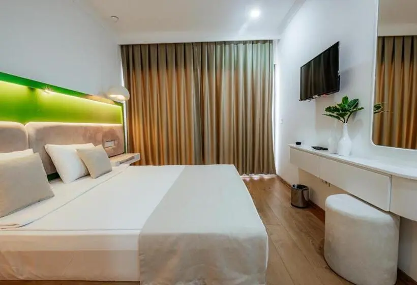 デラックスルーム, Regenesis Hotel & Spa