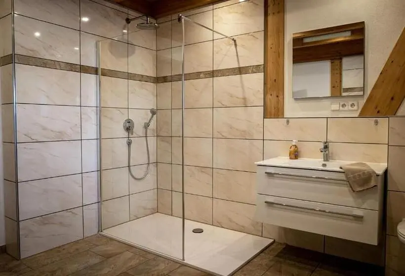 Apartamento 1 Dormitório com Vistas, Lamm Eigeltingen