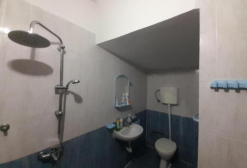 اتاق استاندارد سه تخته با بالکن, Ulpiana   Apartments,rooms,hostel