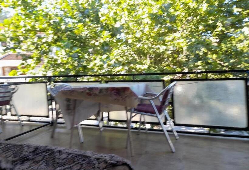 اتاق استاندارد سه تخته با بالکن, Ulpiana   Apartments,rooms,hostel