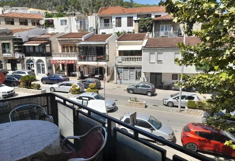 اتاق استاندارد سه تخته با بالکن, Ulpiana   Apartments,rooms,hostel