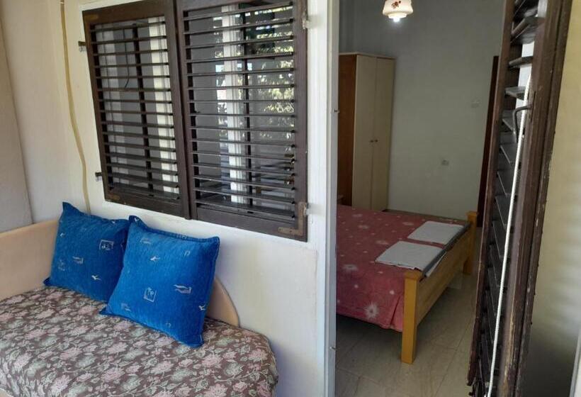 اتاق استاندارد با بالکن, Ulpiana   Apartments,rooms,hostel