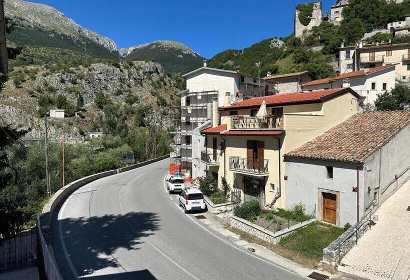 غرفة قياسية مزوَّدة بشُرفة, Esplora Lake House