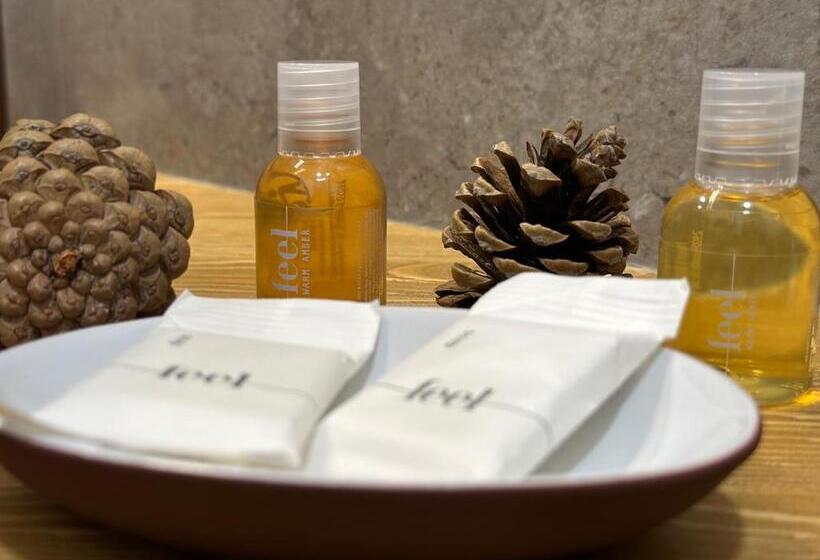 غرفة قياسية ثلاثية, Esplora Lake House