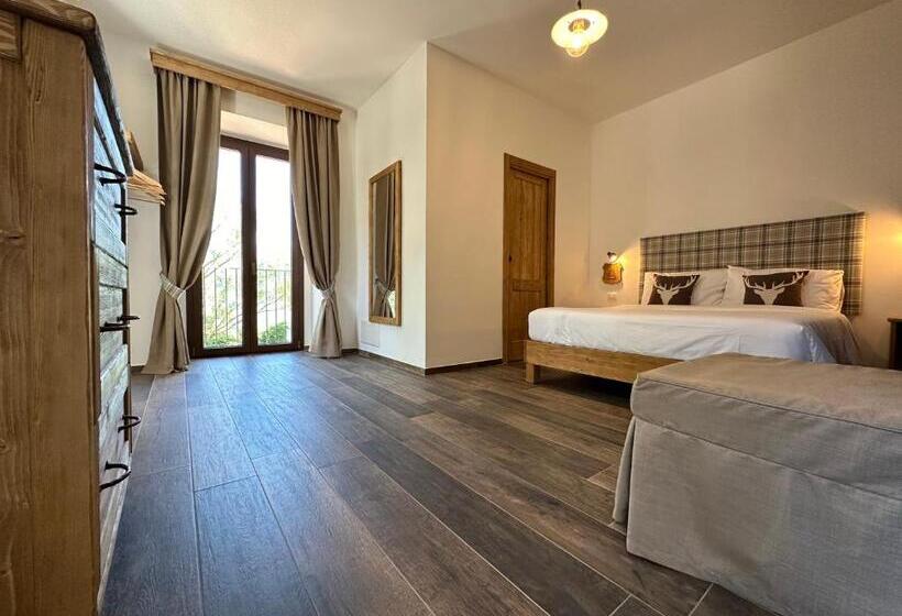 غرفة قياسية ثلاثية, Esplora Lake House