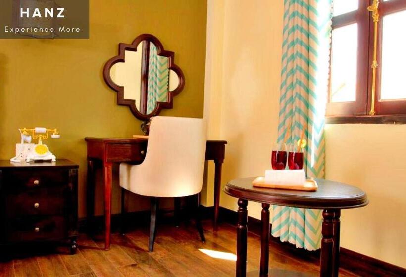 Номер Deluxe с Балконом, Sunrise Hotel Luang Prabang Mekongriver