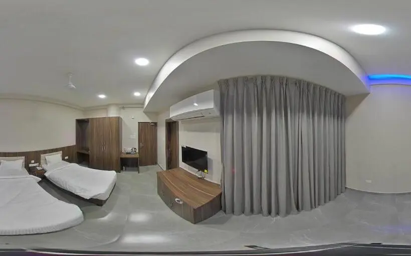 デラックスルーム, Tathastu Hotels & Banquet Hall