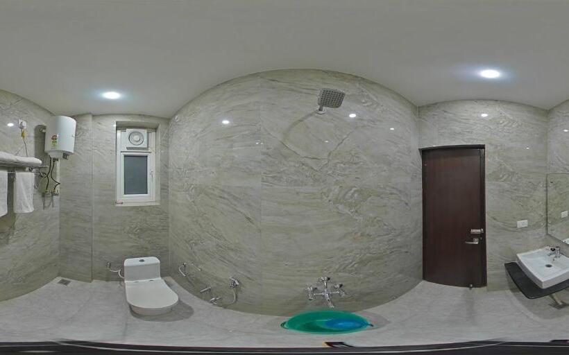 豪华房间, Tathastu Hotels & Banquet Hall