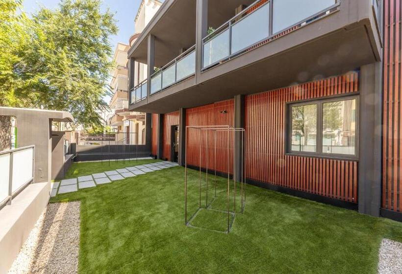 디럭스 룸, Jayrò