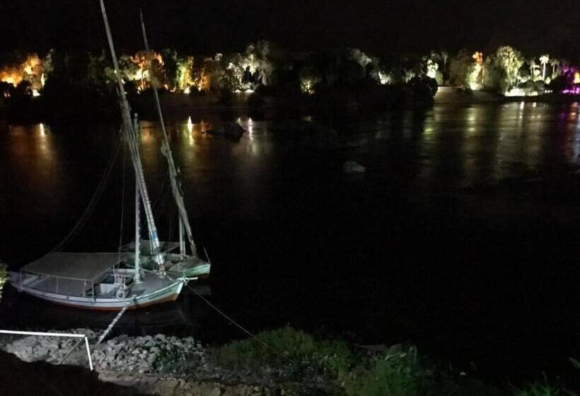 اتاق استاندارد, Baba Dool