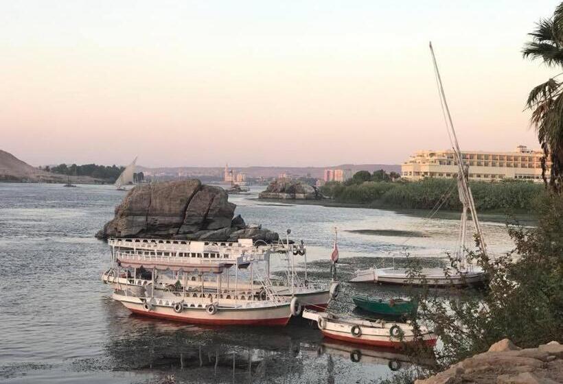 اتاق استاندارد, Baba Dool